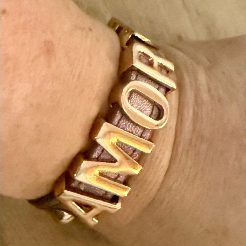 BCBGeneration Metallic Purple Vegan Leather AMOR gold letter snap bracelet - Picture 3 of 8